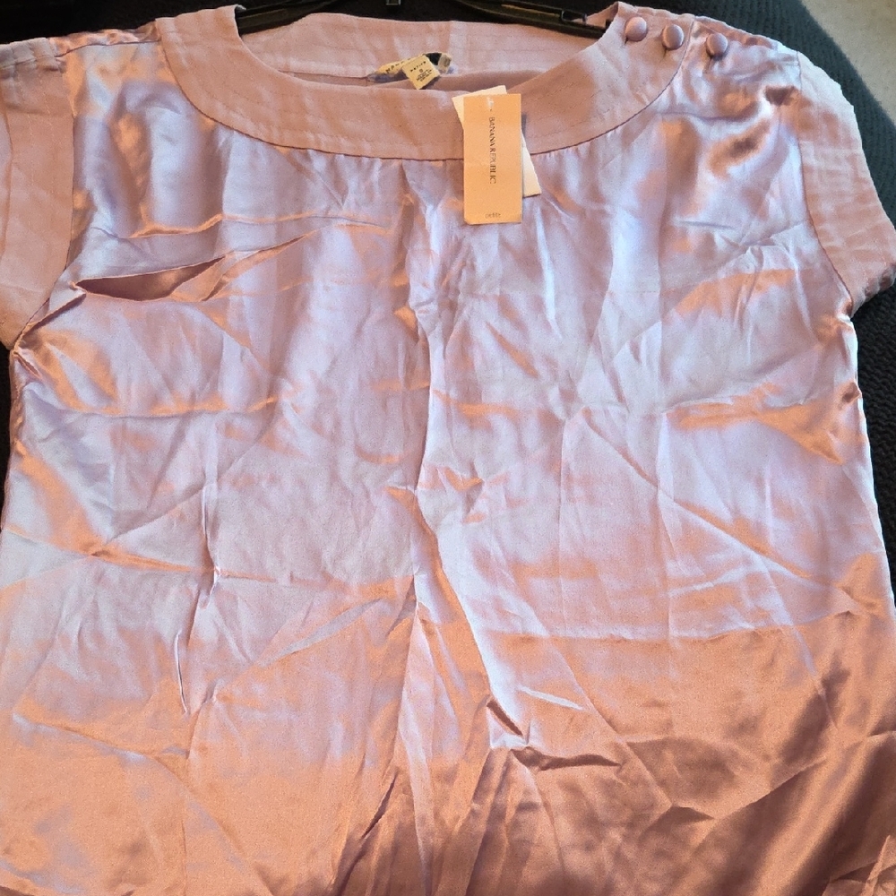 Banana Republic NWT lavender Silk Blouse, Size Small Petite